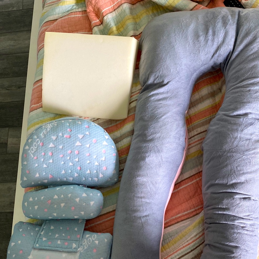 Pregnancy pillows